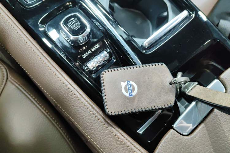 Used Volvo S90 New Energy 2021 T8 eDrive Hybrid Zhiyi Luxury Edition
