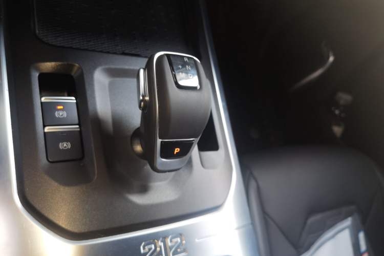 Used 212 T01 2025 2.0T Changfeng
