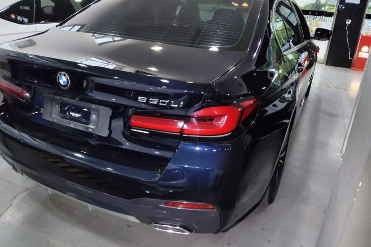 Used BMW 5 Series 2021 Facelifted 530Li Leading Edition M Sport Package Right Rear Taillight