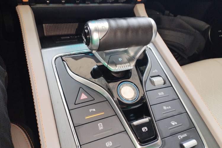 Used BYD Yuan PLUS 2024 Honor Edition 510KM Leading Model Gear Lever