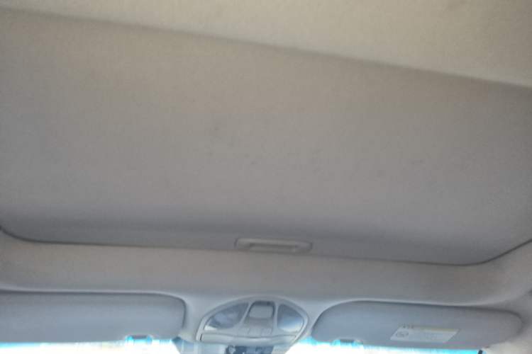 Used Hyundai Santa Fe 2013 2.4L Automatic 4x4 Smart Version Headliner