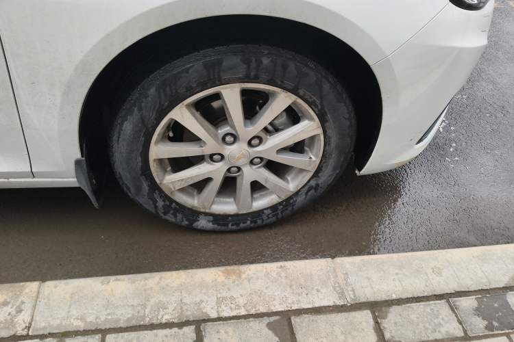 Used Chevrolet Malibu 2018 530T Automatic Luxury Edition Right Front Wheel Hub