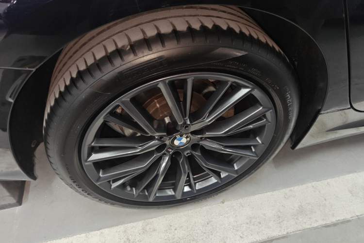 Used BMW 3 Series 2023 325Li M Sport Night Edition Package Right Rear Wheel Hub