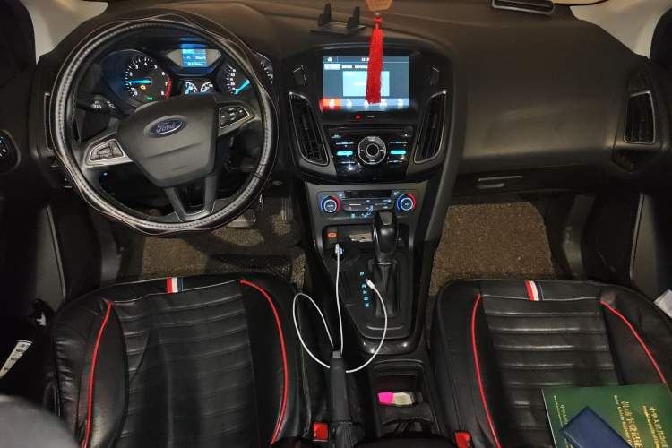 Used Ford Focus 2017 Sedan 1.6L Automatic Fashion Edition Smart Drive Version Center Console