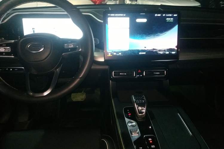 Used GAC Trumpchi GS8 2025 Linghang Series 2.0 TGDI Four-Wheel-Drive Luxury Edition 5 Seats