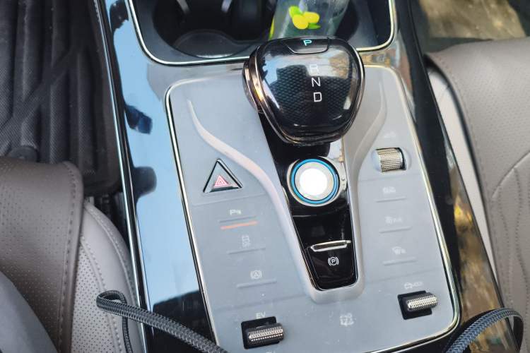 Used BYD Han 2025 DM-i 125KM Prestige Model Gear Lever