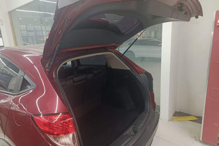 Used Honda Vezel 2015 1.8L CVT 2WD Elite Model
