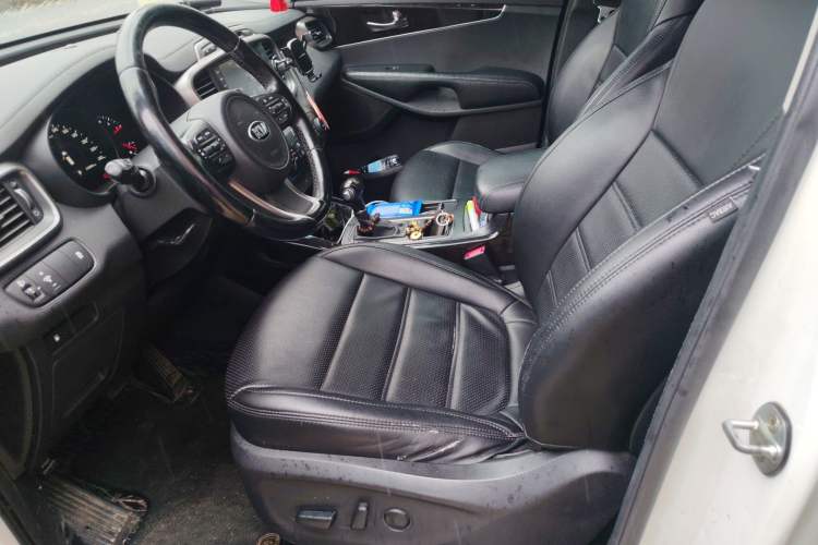 Used Kia Sorento 2015 Sorento L 2.4L Gasoline 4WD Elite Edition 5 Seats China V Emission Standard Left Front Seat