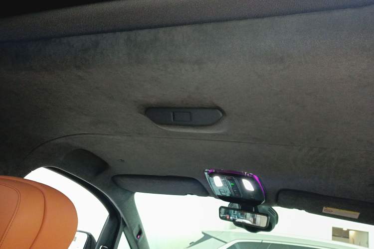 Used Geely Galaxy LEVC L380 2024 140-Degree 6-Seater All-Wheel-Drive Ultra