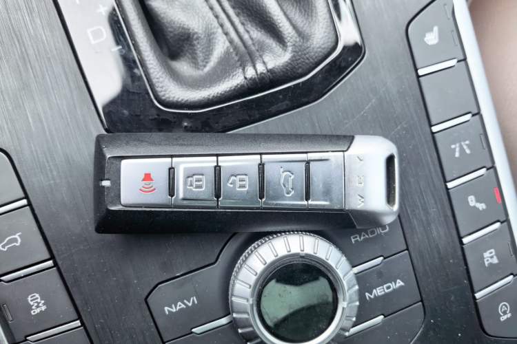 Used Wey VV7 2017 2.0T Flagship Model Interior 1