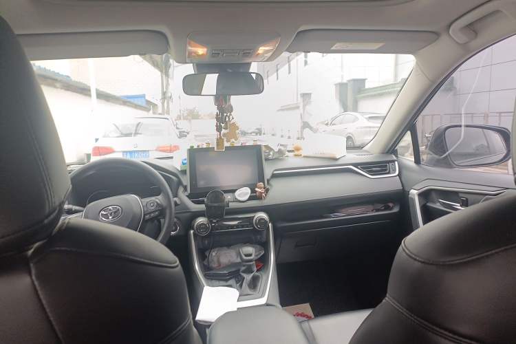 Used Toyota RAV4 2020 2.0L CVT Two-Wheel Drive Fashion Edition Headliner