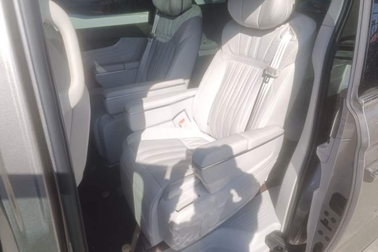 Used Roewe iMAX8 2023 400TGI Comfort Edition
