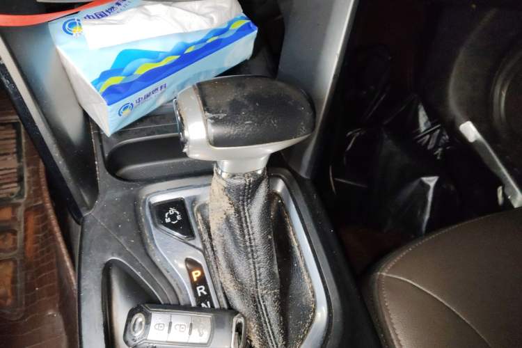 Used GAC Trumpchi GS4 2016 235T G-DCT Elite Edition Gear Lever