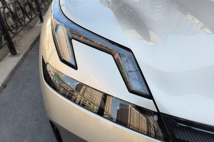 Used Lynk & Co 08 EM-P 2023 245km Ultra-Long Range Halo