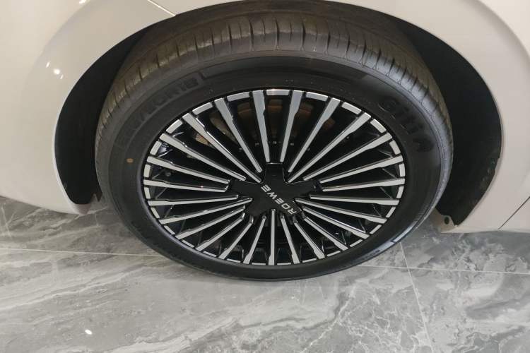 Used Roewe M7 DMH 2025 Model 160km Premium Version
