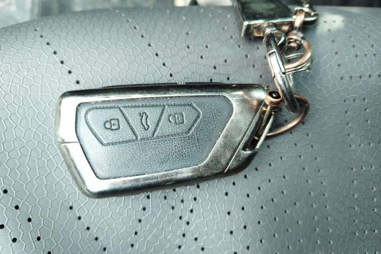 Used Volkswagen Tavendor 2025 Model 380TSI Four-Wheel Drive R-Line Cruise Zhongxiang Edition
