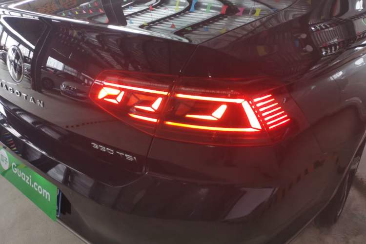 Used Volkswagen Magotan 2023 2 Million Units Commemorative Edition 330TSI DSG Luxury Version