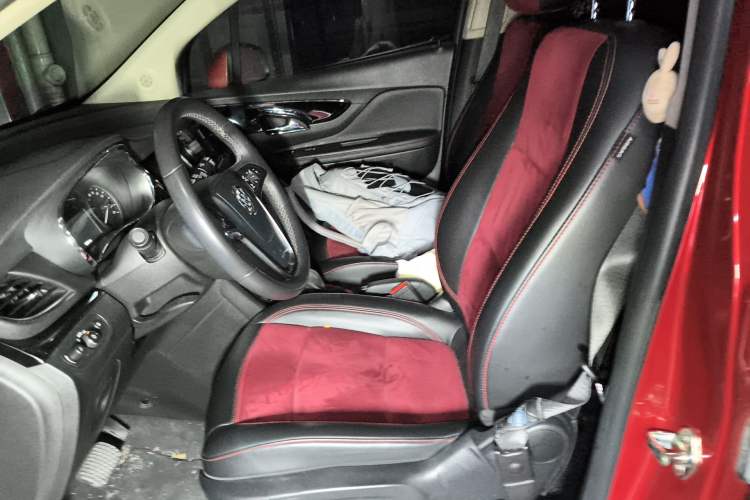 Used Buick Encore 2016 18T Automatic All-Wheel-Drive Flagship Model Left Front Seat