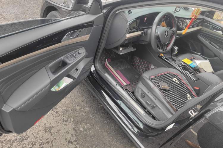 Used Volkswagen Passat 2021 330TSI Luxury Edition
