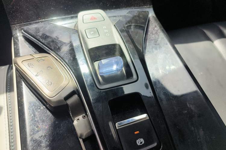 Used Dongfeng Aeolus Mage 2023 1.5T Prestige Edition Gear Lever