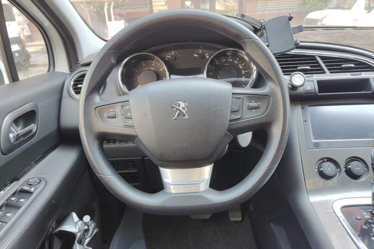 Used Peugeot 3008 2016 1.6THP Automatic Classic Edition
