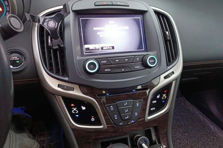 Used Buick LaCrosse 2014 2.0T SIDI Elite Tech Version Audio And AC Panel