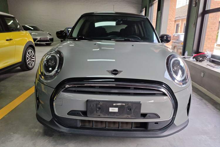 Used MINI 2022 1.5T COOPER Classic Edition
