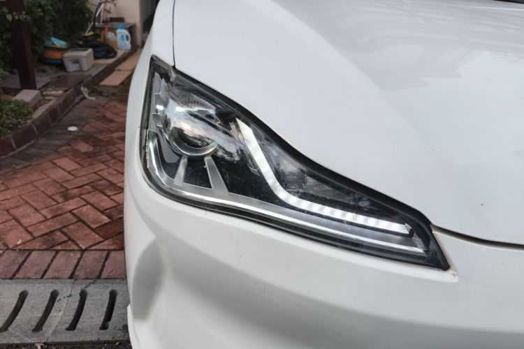 Used NETA V 2021 Standard Range Entertainment Edition Right Front Headlight