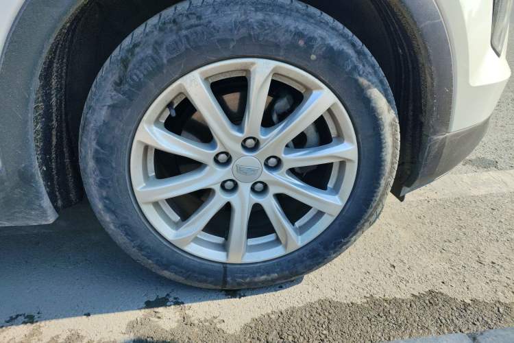 Used Cadillac XT4 2018 28T Two-Wheel Drive Tech Version