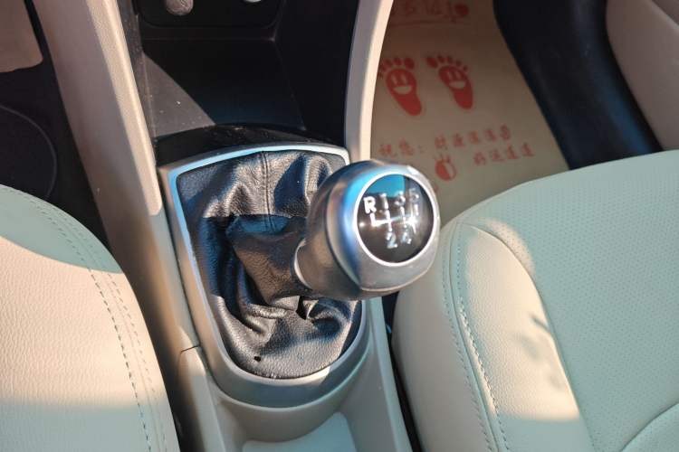 Used Hyundai Verna (older generation) 2014 1.4L Manual Smart GLS Trim
