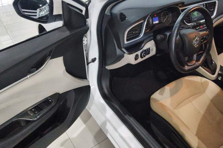 Used Buick GT 2019 15T Dual-Clutch Advanced Version China VI Standard Driver Seat