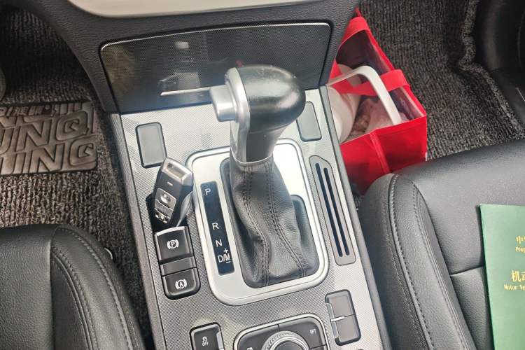 Used Haval H6 Coupe 2016 Blue Label 1.5T Automatic Two-Wheel Drive Urban Model Gear Lever