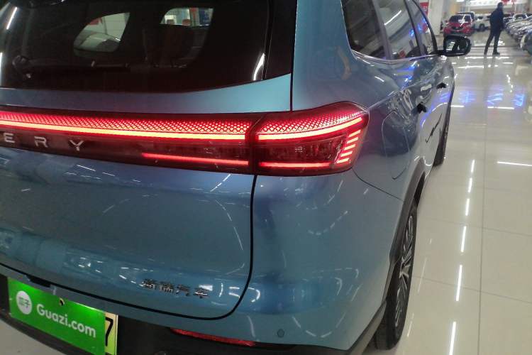 Used Chery Tiggo 8 PLUS C-DM 2025 1.5T 116 km Prestige Version 5 Seats
