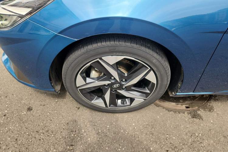 Used Hyundai Elantra 2021 1.5L CVT LUX Prestige Edition Left Front Wheel Hub