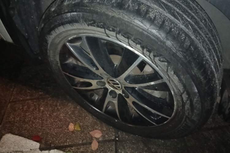 Used Volkswagen Tiguan 2013 1.8TSI Automatic Two-Wheel Drive Luxury Model Right Front Wheel Hub