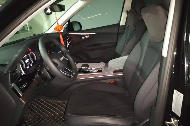 Used Audi Q7 2023 45 TFSI quattro S line Sport model