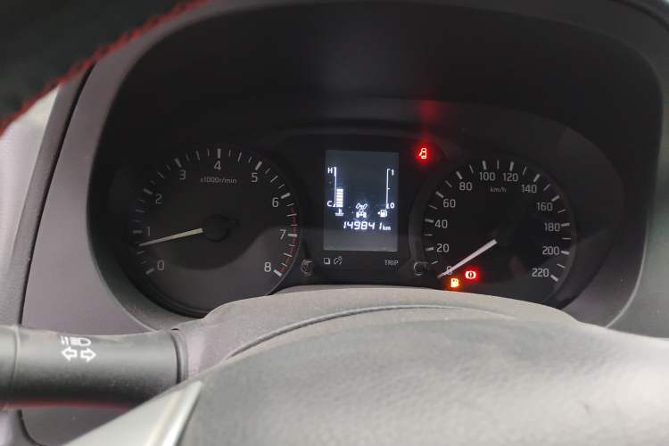 Used Nissan Navara 2017 2.5L Manual 4x4 Luxury Edition QR25 Instrument Cluster