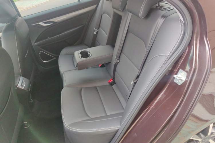 Used Geely Auto Emgrand 2019 Leading Edition 1.5L Manual Luxury Model China VI Standard