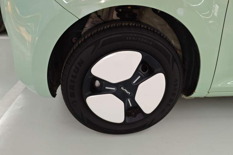 Used CHANGAN NEVO Lumin 2022 155 km – Refreshingly Sweet Edition Left Front Wheel Hub