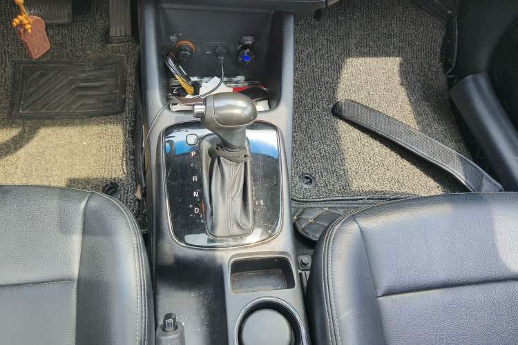 Used Kia K3 2016 1.6L Automatic GL Gear Lever