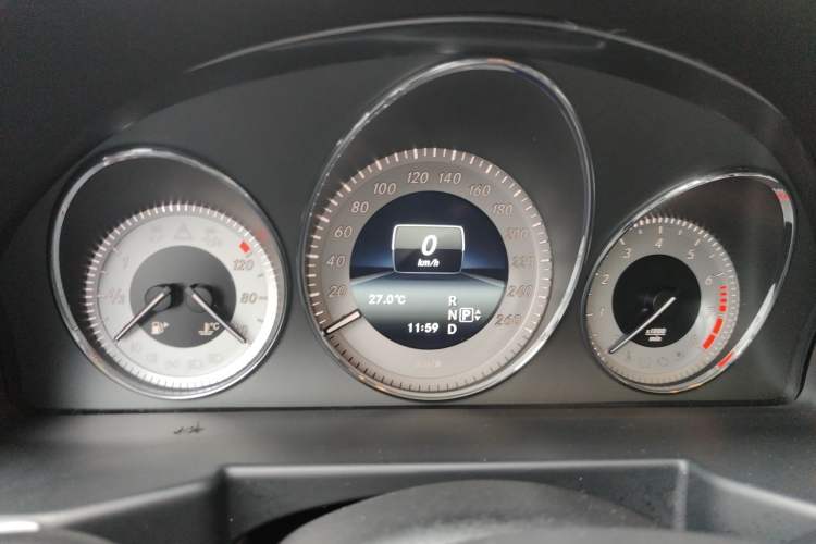 Used Mercedes-Benz GLK-Class 2013 GLK 300 4MATIC Dynamic Sunroof Model Instrument Cluster