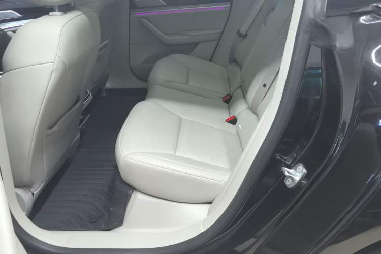 Used NETA S 2024 Pure Electric 520km Rear-Drive AR-HUD Version Left Rear Seat