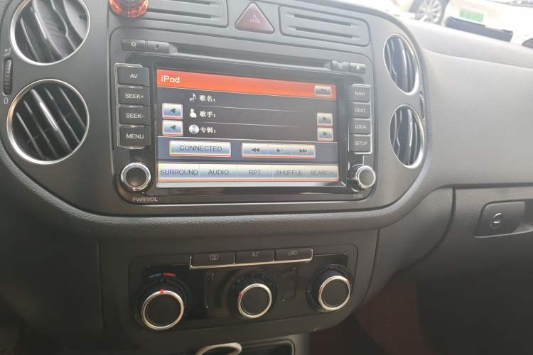 Used Volkswagen Tiguan 2012 1.8TSI Automatic Two-Wheel Drive Urban Edition Audio And AC Panel