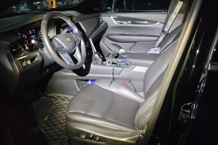 Used Cadillac XT5 2020 Revised Version 28T Luxury Edition Left Front Seat