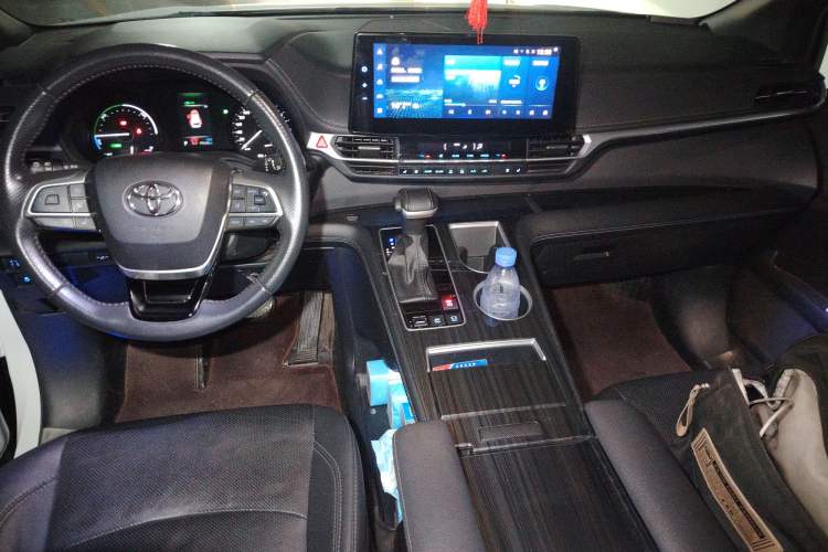 Used Toyota SIENNA 2021 2.5L Hybrid Premium Edition