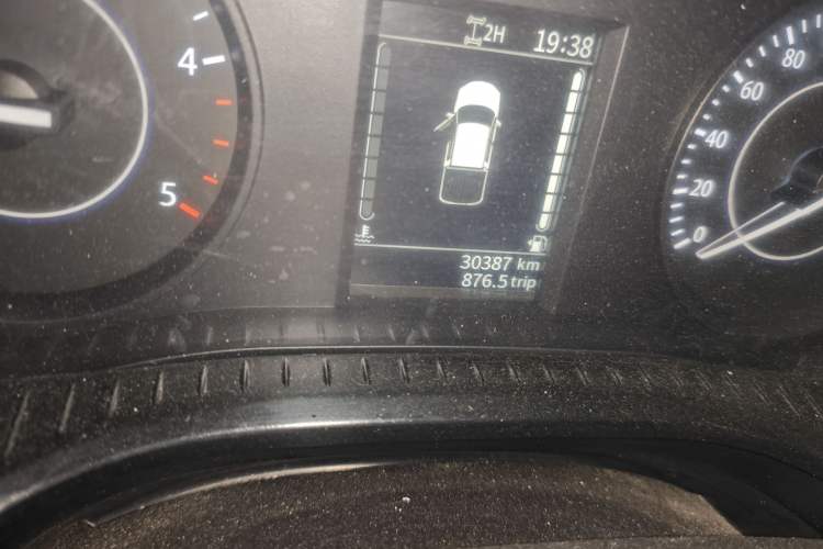 Used JMC Baodian 2023 2.5T Diesel 4x4 Comfort Edition Flat-Base Cargo Bed Long Wheelbase Model JX4D25A6L
