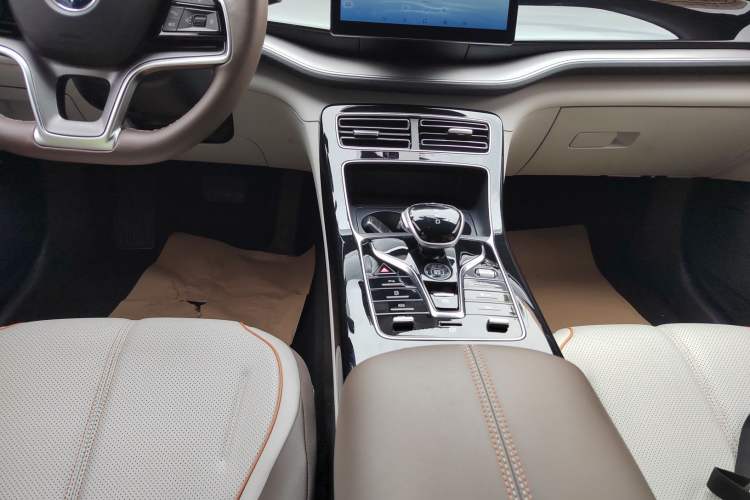 Used BYD Qin PLUS 2024 Honor Edition EV 420KM Leading Model
