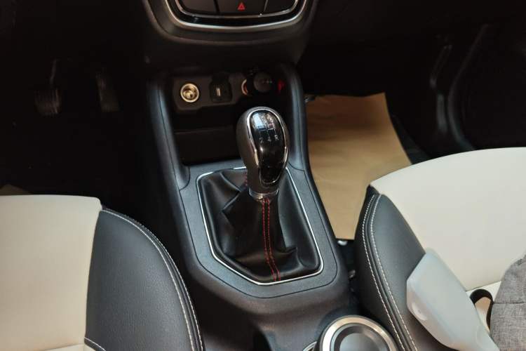 Used CHANGAN CS35 2017 1.6L Manual Luxury Model Gear Lever