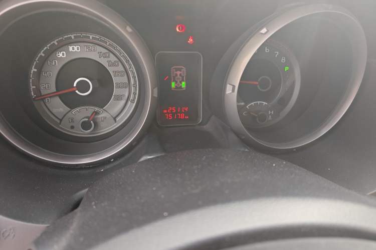 Used Mitsubishi Pajero 2018 3.0L Automatic Prestige Edition Odometer Close Up