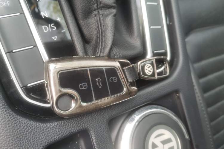 Used Volkswagen Magotan 2019 330TSI DSG Leading Model China VI Standard Vehicle Key